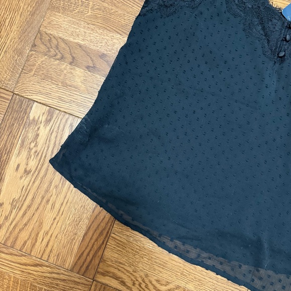 *NWT* Abercrombie & Fitch black lace embroidered dot camisole (size large) - Picture 2 of 6